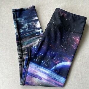 Galaxy Print Mid Rise Cropped Leggings